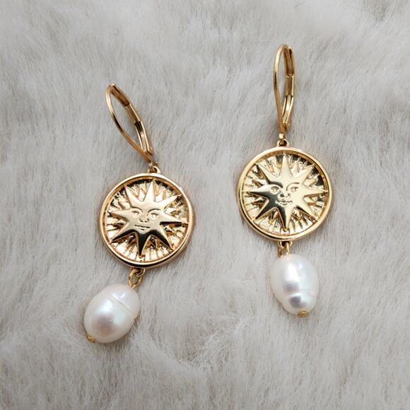 NEW J. Crew Soleil Gold Coin Sun Emblem Pearl Drop Earrings - Picture 12 of 12